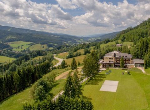 Alpský pobytový balíček v Alpenhof Hotel s polpenziou – termíny od mája do októbra.