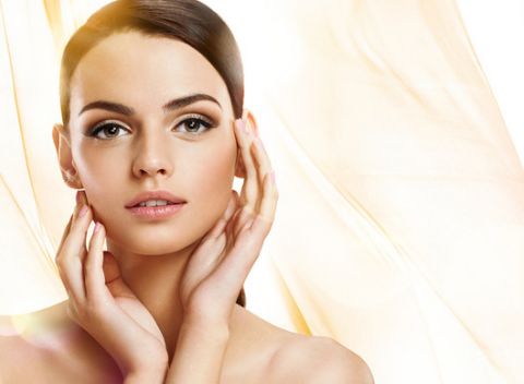 Všetko pre náročnú pleť- diamantová mikrodermabrázia, ošetrenie kyselinou hyaluronovou či kolagénom.