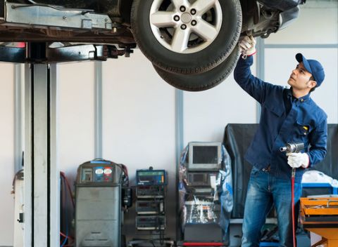 Kompletné prezutie pneumatík + vyváženie kolies + uskladnenie pneumatík.