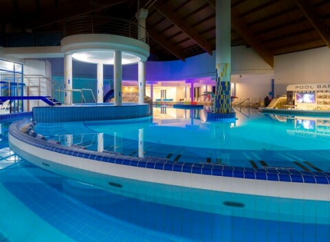 Wellness Hotel Patince**** - Čaká ťa blahodarná voda v bazénoch, oddych pre telo v saunách a wellness procedúry