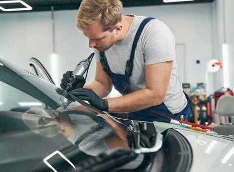 Oprava prasklín na čelnom skle v autoservise Duo Team