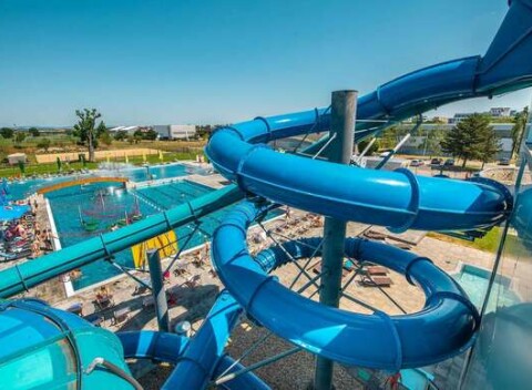 Relax vo wellness a zábava vo vodnom svete v Aquaparku Trnava