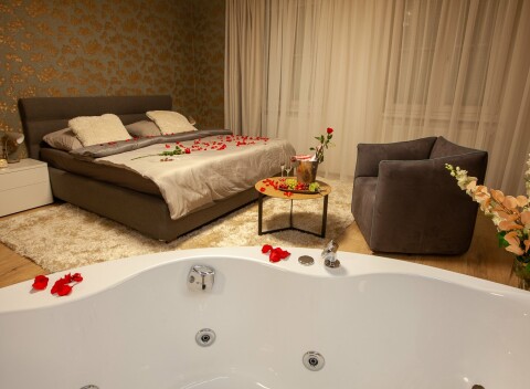 Romantika pri Českom raji: Penzión Solid Spa Superior **** s raňajkami, privátnym wellness, sektom + bonusy