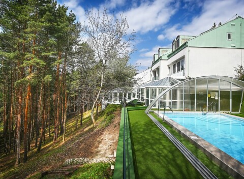 Maďarsko pri termáloch: Panoráma Hotel Noszvaj *** s wellness s panoramatickou vírivkou i saunami + polpenzia