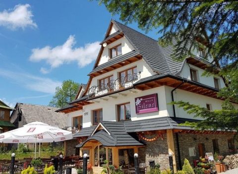 Krása Tatranskej Bukoviny s ubytovaním a stravou vo Wille Silene a vstupom do termálov Terma Bania.