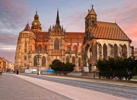 Poznávací pobyt v centre Košíc - Hotel Crystal*** s výbornými raňajkami a vstupmi do galérie a botanickej záhrady
