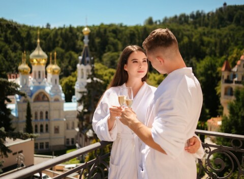 Karlove Vary: Villa Smetana **** s neobmedzeným wellness, drinkom, 3 relaxačnými procedúrami a polpenziou
