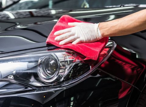 Umývanie exteriéru, čistenie interiéru a aplikácia špeciálnej NANO technológie.