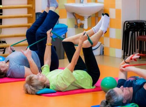 Skupinové cvičenia pod vedením skúsených fyzioterapeutov - cvičenie na chrbticu alebo bodyforming