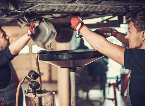 Výmena oleja a olejového filtra v Autoservise G&B Corporation v Petržalke.