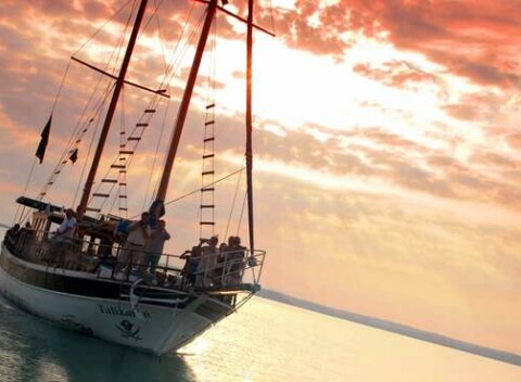 Plachtenie alebo plavba na jednej z najväčších lodí na Balatone v meste Siófok