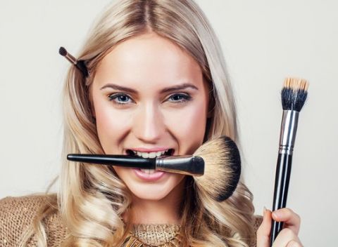 Workshopy sebalíčenia s profesionálnym portrétovým fotením a dôrazom na individuálny prístup.