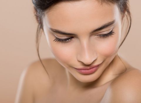 Kompletné hĺbkové alebo liftingové ošetrenie pleti so sérom značky DEVEE® a prístrojom BYAS.