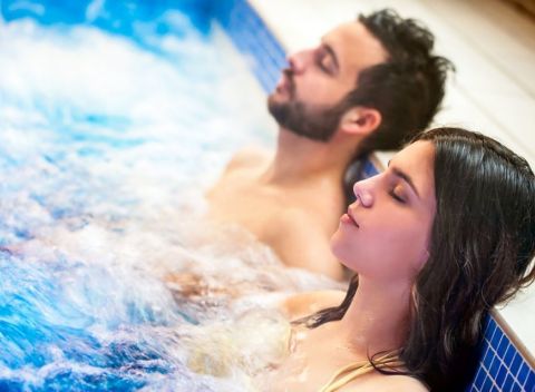 Hévíz v Hoteli Agnes *** s wellness, vstupom k termálnemu jazeru a polpenziou.