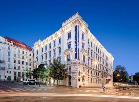 Pobyt priamo v centre Brna: Luxusný Hotel Barceló Palace ***** s raňajkami, saunou a fitness centrom