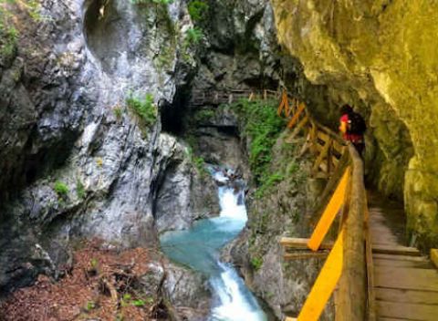 Nádherný turistický zájazd do Rakúska, kde objavíte krásy divokej Vtáčej tiesňavy.