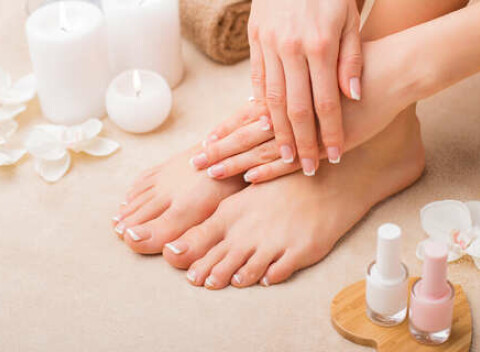 Suchá pedikúra aj s lakovaním v salóne NKO - Pohodlné online objednanie a výborná dostupnosť