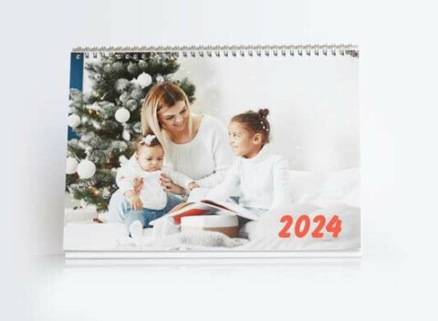 Stolové kalendáre z vašich fotografií na rok 2024 - Vhodné ako darček