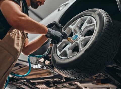 Kompletné prehodenie alebo prezutie pneumatík s vyvážením: Prezutie rôznych veľkostí kolies