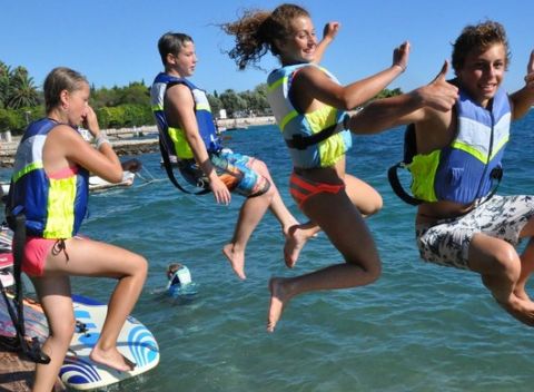 Rodinná dovolenka pri mori s možnosťou kurzu windsurfingu - aktívny oddych plný zábavy.