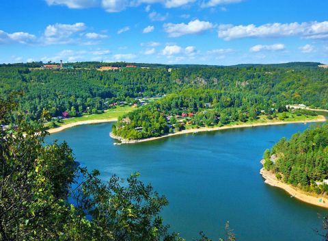 Južná Morava v penzióne neďaleko Vranovskej priehrady s bazénom so slanou vodou a polpenziou.