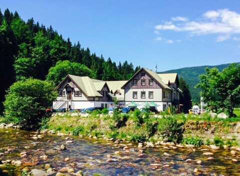 Krkonoše: Špindlerův Mlýn blízko aquaparku v Hoteli Hradec ***: raňajky/polpenzia + wellness a soľná jaskyňa