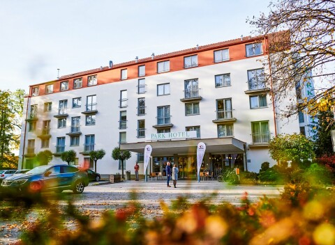 Hluboká nad Vltavou: LH Parkhotel Hluboká **** s raňajkami, jednou večerou, vstupom do wellness + bicykle