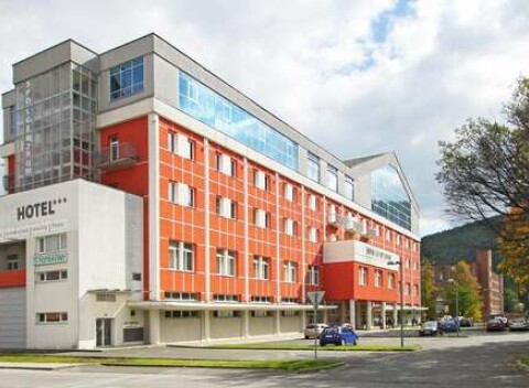 Priestranné apartmány hotela SPOLCENTRUM*** s raňajkami a vstupom do wellness