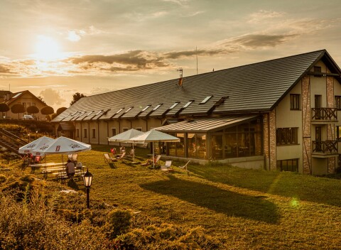 Poľsko pri Krakove na luxusnom ranči: Hotel Szary Residence *** s raňajkami/polpenziou + relaxácia vo wellness