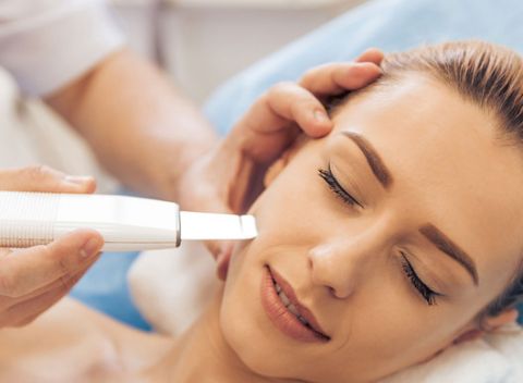 Ultrazvukové čistenie pleti + ozonizér alebo čistenie pleti s masážou tváre či indická masáž hlavy.