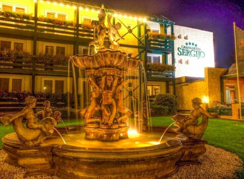 Piešťany: Wellness pobyt v Grand Hotel Sergijo Residence **** s polpenziou, privátnym wellness a procedúrami