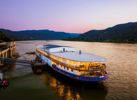 Visegrád: Unikátny pobyt na lodi Aquamarina Hotel Visegrád *** s výhľadom na hrad či Dunaj + raňajky a parking