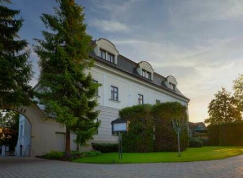 Relax v jedinečnej atmosfére historického hotela Villa Nečas**** s wellness a polpenziou