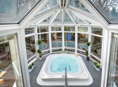 Maďarsko pri termáloch: Panoráma Hotel Noszvaj *** s wellness s panoramatickou vírivkou aj saunami + polpenzia