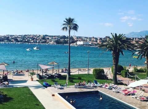 Chorvátsko s polpenziou a dieťaťom zdarma v hoteli Liberty len 1 minútu od pláže