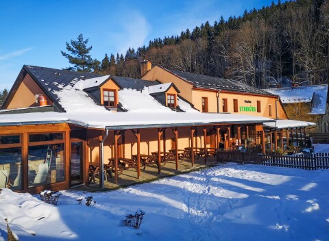 Jeseníky v Penzióne Stonožka s polpenziou, bazénom a pivnými kúpeľmi s konzumáciou + privátna sauna/vírivka