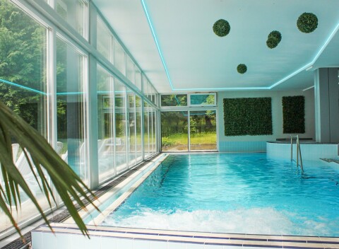 Šopron: Hotel Szieszta s polpenziou, neobmedzeným wellness centrom (bazén, sauny) a vstupom do bazéna Lövér