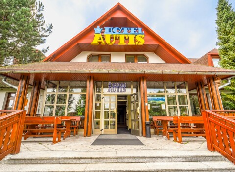 Vysoké Tatry blízko Starého Smokovca v Hoteli Autis *** s polpenziou, saunou a fitness centrom + deti zdarma