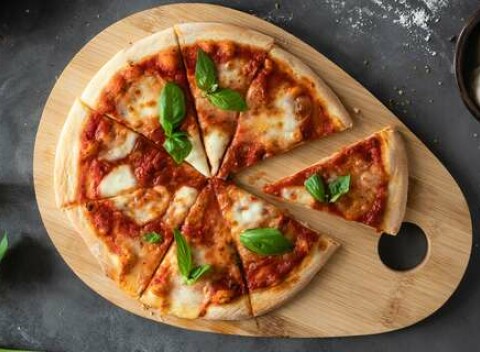 Víkendová pizza podľa výberu vo Ville Ivica *** v Marianke pri Bratislave