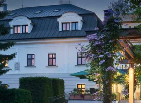 SILVESTROVSKÝ POBYT v historickom hoteli Villa Nečas**** s wellness a polpenziou