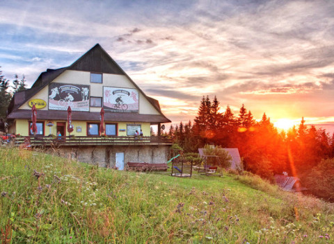 Oddych v Kysuckých Beskydách v horskom hoteli Fran s neobmedzeným wellness a dieťaťom do 10r. zdarma.