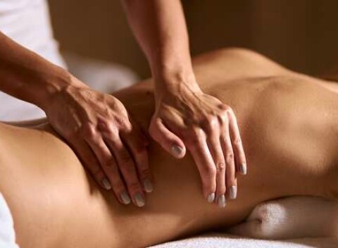 Klasická masáž aj darčeková poukážka v salóne krásy a zdravia Elysium