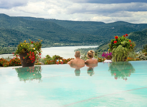 Nádherný neobmedzený wellness pobyt v 4* hoteli v maďarskom Vyšehrade s úžasným výhľadom na Dunaj.