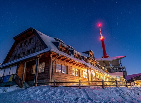 Beskydy priamo na vrchole Lysej hory v Chate Emil Zátopek - Maraton s polpenziou + mapa okolia a detský kútik