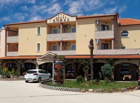 Fantastická rodinná dovolenka na Istrii v 3* hoteli Koral Medulin s raňajkami.