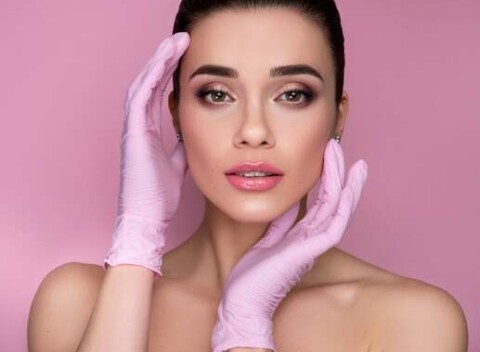 Mezoterapia pre hydratáciu, rozžiarenie a spevnenie pleti v salóne INA