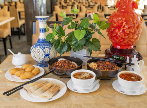 Exotické ázijské menu pre dvoch podľa výberu v Dynasty Asian Restaurant.