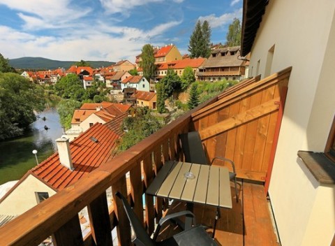 Štýlové ubytovanie v Českom Krumlove: Penzión Prelát s raňajkami v historickej budove.