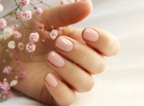 Géllak a celoplošne farebné lakovanie alebo babyboomer