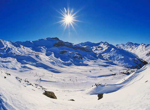 Zimné Tirolské Alpy v 3* rodinnom hoteli so vstupom do wellness i fitness centra a s polpenziou.